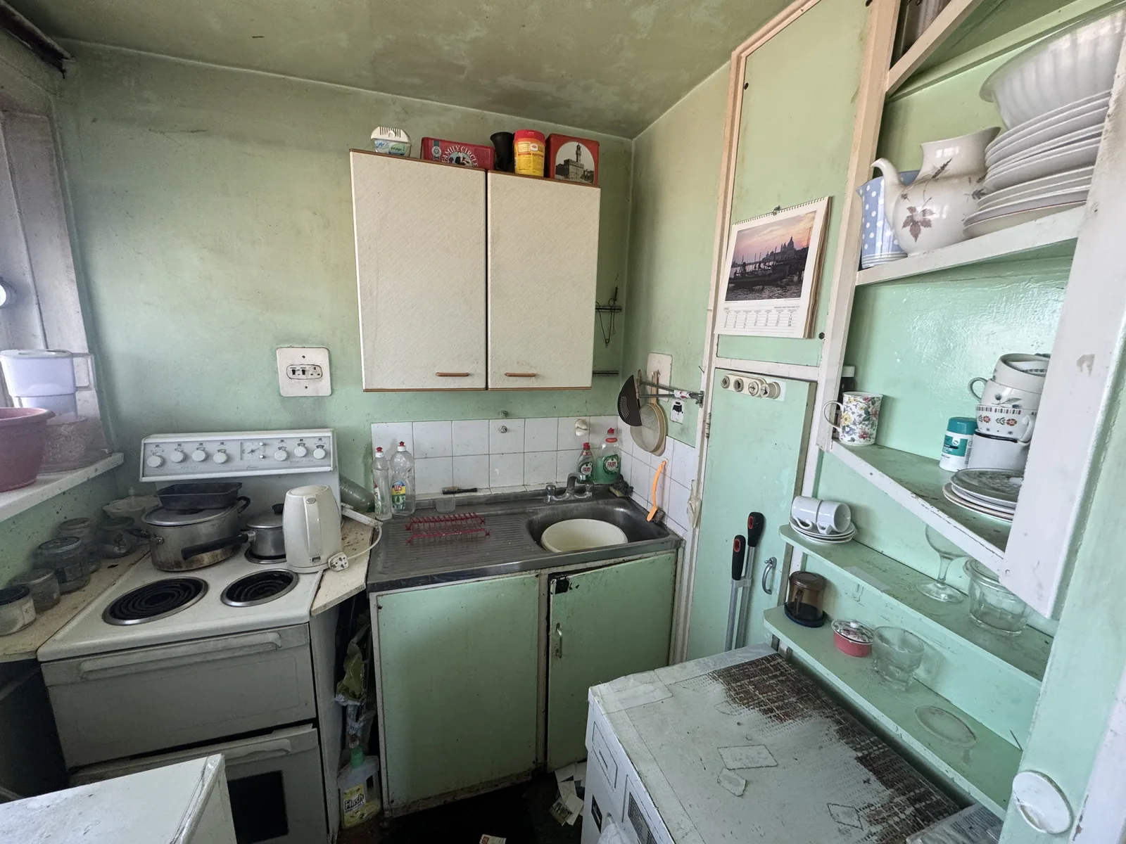 Battersea kitchen before refurbishment